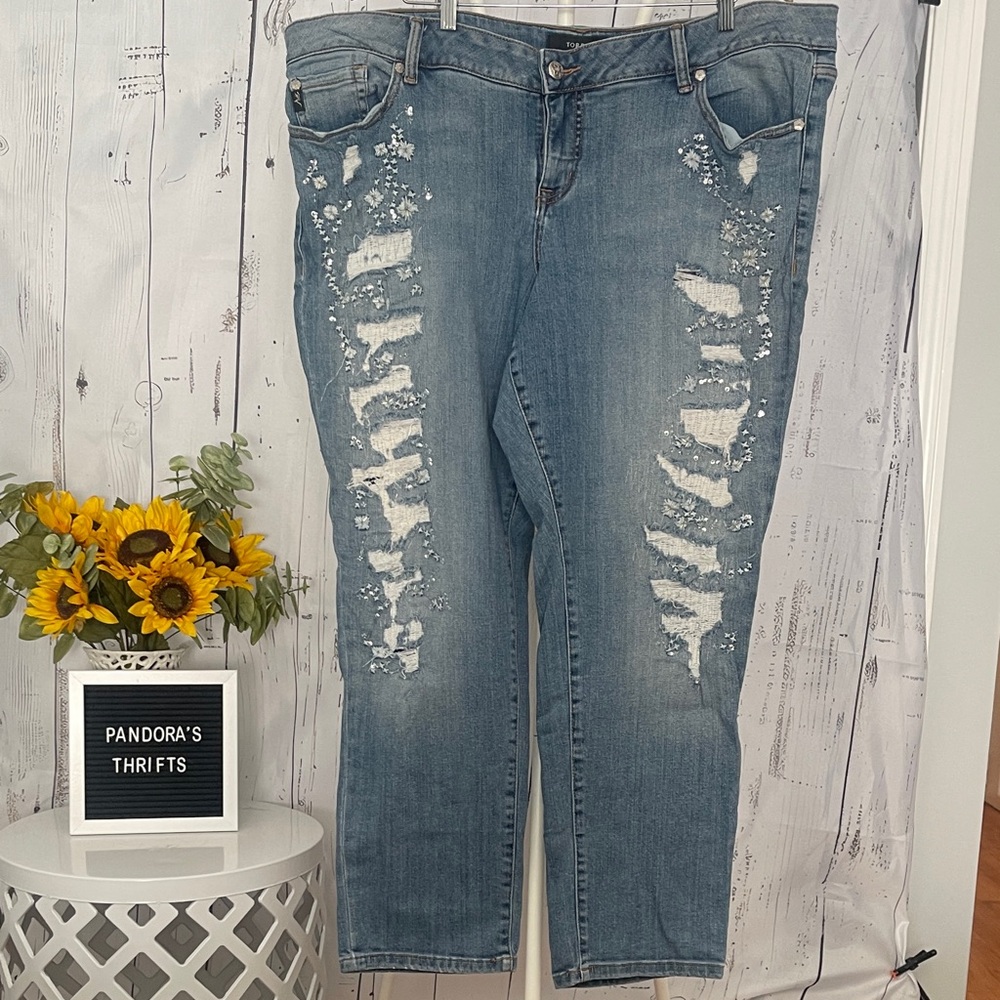 Torrid Blue Distressed Jeans with sequin/stitch detail Size 22 Preowned